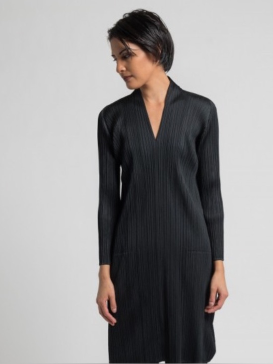 MaxMara Dresses & Skirts - MAXMARA PLEAT V NECK LONG SLEEVE BLACK DRESS Tunic M